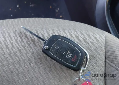 2015 Hyundai Santa Fe Sport 2.4L z USA, uszkodzony, nr VIN 5XYZU3LB2FG235674